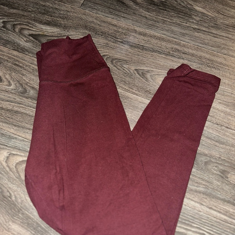Chic Burgundy Leggings